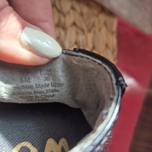 Sam Edelman Women's Red and Brown Patterned Sneakers Size 6 - Picture 5 of 5